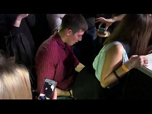 ❤️ Sexo real en una discoteca rusa. Chica rusa de 18 años en el ano y la vagina follada en un club nocturno ❤❌ Video de porno en es.dewporn.ru ❌️❤️❤️❤️❤️❤️❤️❤️